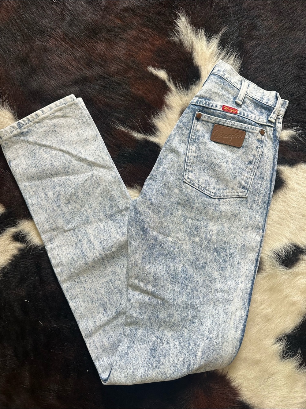 Vintage Women’s Wrangler Acid Wash Denim Jeans - Light Blue 26” waist - Picture 2 of 6